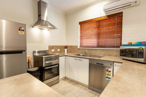 Blazing Stump Motel & Suites - C Tourism 2