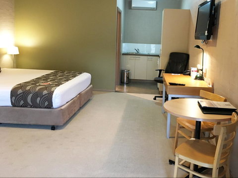 Blazing Stump Motel & Suites - C Tourism 41