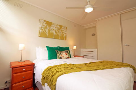 Colour Pop Fitzroy - 3 Bedroom Pet Friendly - C Tourism 14