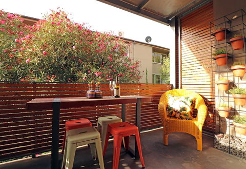 Colour Pop Fitzroy - 3 Bedroom Pet Friendly - C Tourism 6