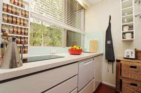 Colour Pop Fitzroy - 3 Bedroom Pet Friendly - C Tourism 5