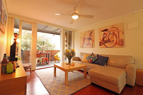 Colour Pop Fitzroy - 3 Bedroom Pet Friendly - C Tourism 2