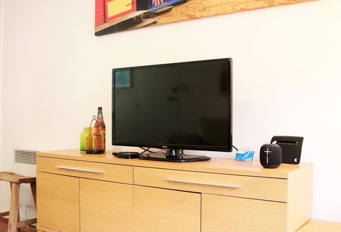 Colour Pop Fitzroy - 3 Bedroom Pet Friendly - C Tourism 26