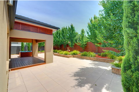Newington Lakehouse - C Tourism 11