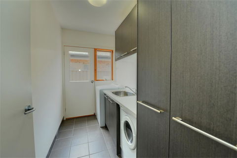 Newington Lakehouse - C Tourism 3