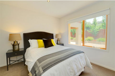 Newington Lakehouse - C Tourism 6