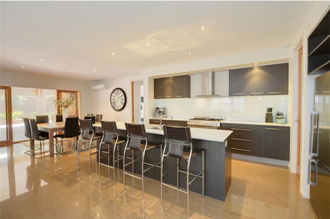 Newington Lakehouse - C Tourism 5