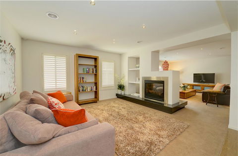 Newington Lakehouse - C Tourism 8
