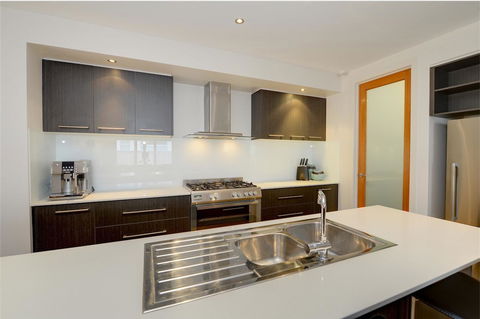 Newington Lakehouse - C Tourism 17