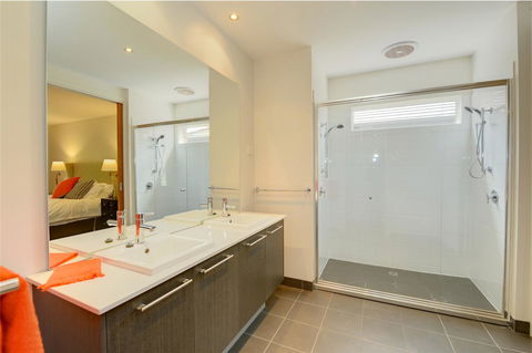 Newington Lakehouse - C Tourism 10