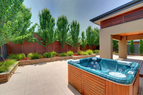 Newington Lakehouse - C Tourism 19