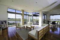 19 Glen Eagles Close