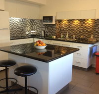 Austral Place 88 via Merri River - C Tourism