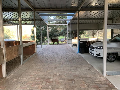 Kangaroo Manor - C Tourism 1