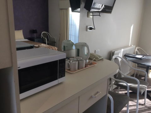 Ambassador Motor Inn - C Tourism 3