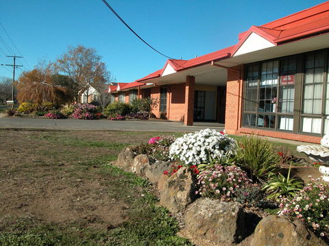 Ambassador Motor Inn - C Tourism 0