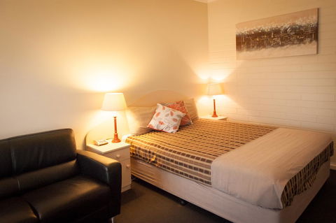Ambassador Motor Inn - C Tourism 33