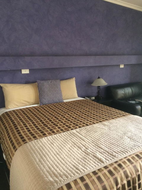 Ambassador Motor Inn - C Tourism 30