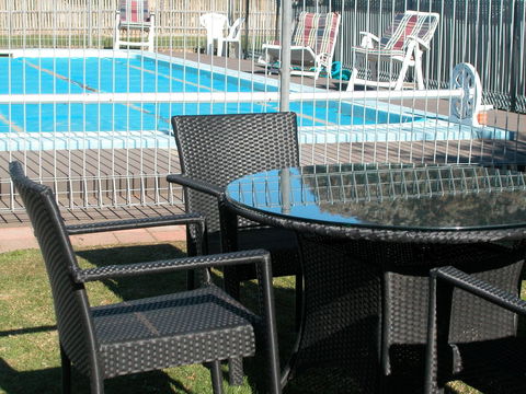 Ambassador Motor Inn - C Tourism 43