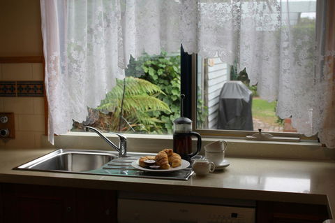 Airleigh-Rose Cottage - C Tourism 33