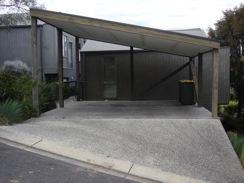 Lorne Holiday House - C Tourism 13