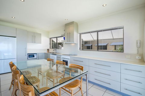 Sunseeker Holiday Apartments - C Tourism 26