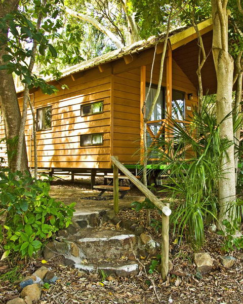 Captain Cook Holiday Village 1770 - C Tourism 7