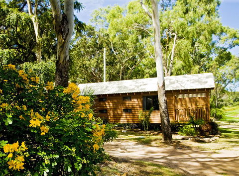 Captain Cook Holiday Village 1770 - C Tourism 10