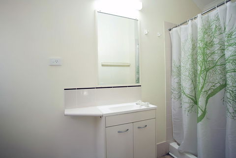 Captain Cook Holiday Village 1770 - C Tourism 23