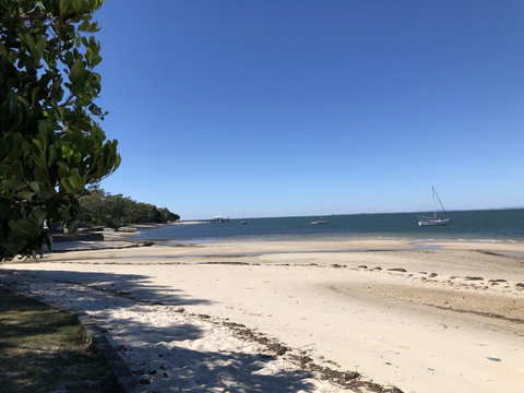 Bribie Island Hotel - C Tourism 9