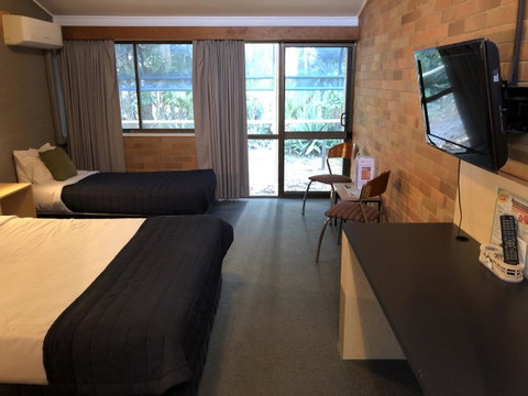 Bribie Island Hotel - C Tourism 2