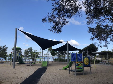Bribie Island Hotel - C Tourism 23