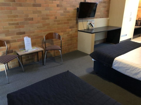 Bribie Island Hotel - C Tourism 18