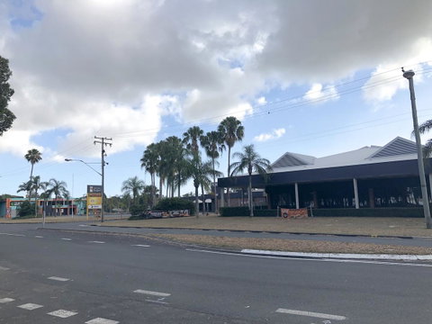 Bribie Island Hotel - C Tourism 10