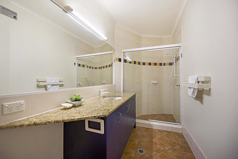 Whale Watch Ocean Beach Resort - C Tourism 12