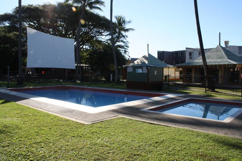 Nomads Airlie Beach - C Tourism 21