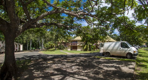 Nomads Airlie Beach - C Tourism 36