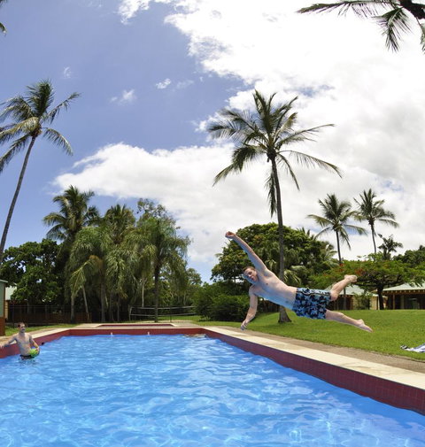 Nomads Airlie Beach - C Tourism 24