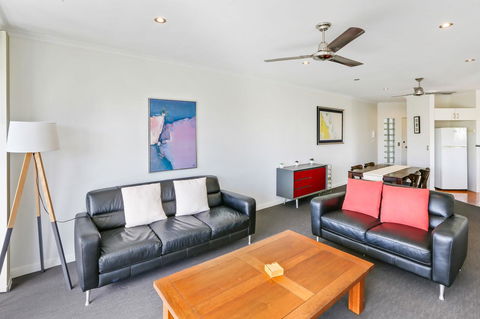 On The Beach Apartments - C Tourism 5