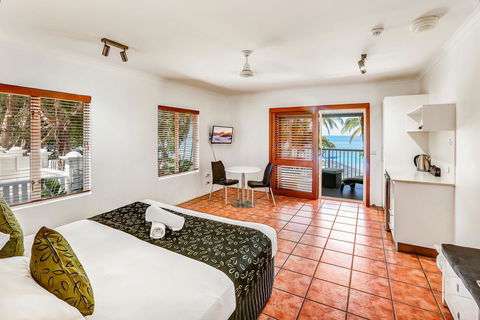 Paradise On The Beach Resort - C Tourism 16