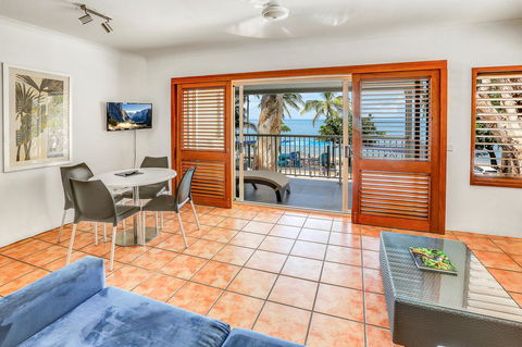Paradise On The Beach Resort - C Tourism 8