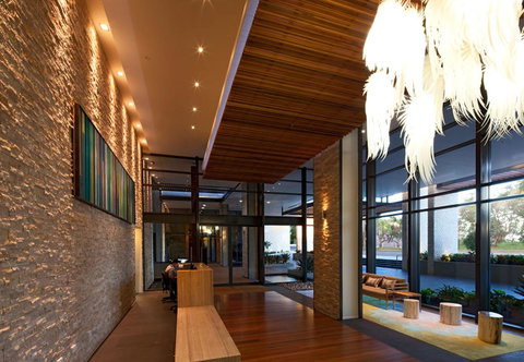 Oaks Redcliffe Mon Komo Suites - C Tourism 13