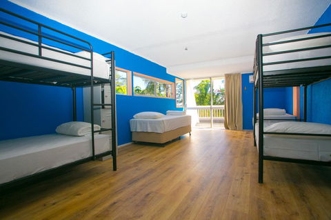 Rainbow Bay Backpackers - C Tourism 17