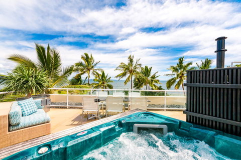 Netanya Noosa Beachfront Resort - C Tourism 23