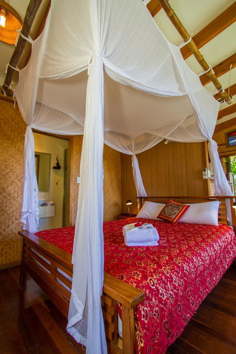 1770 Beach Shacks - C Tourism 9