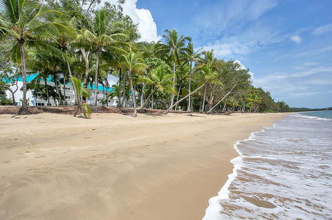 Agincourt Beachfront Apartments - C Tourism 9