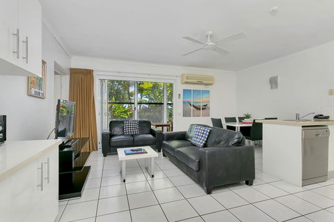 Agincourt Beachfront Apartments - C Tourism 15