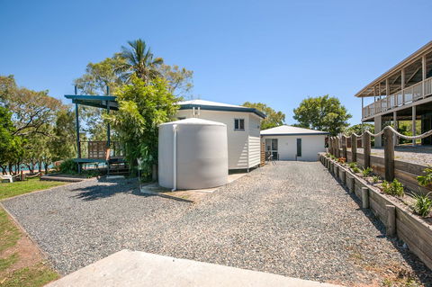 Sunset Cabins 1770 - C Tourism 7