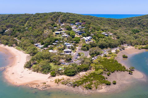 Sunset Cabins 1770 - C Tourism 1