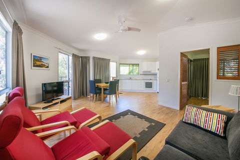Sunset Cabins 1770 - C Tourism 5